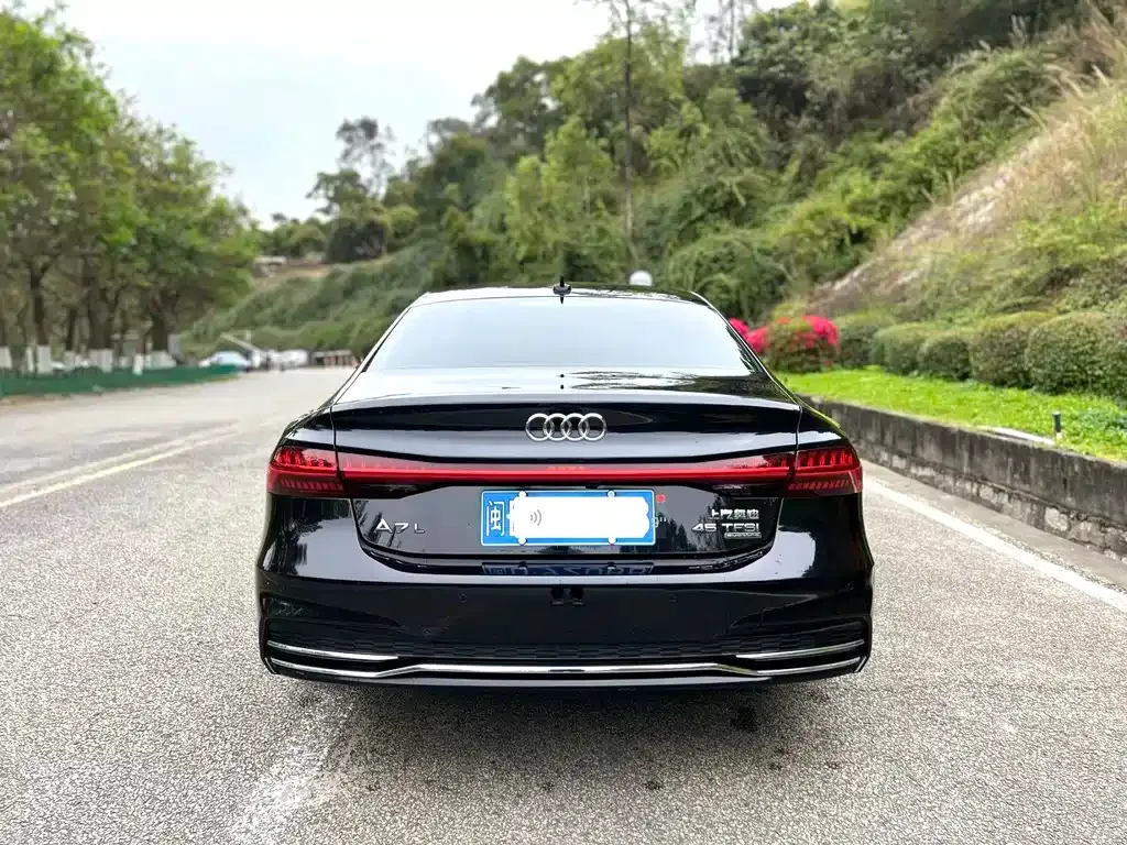 Audi A7L — фото 10