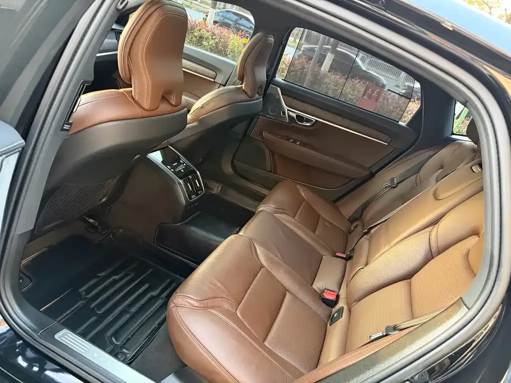 Volvo S90 — фото 9