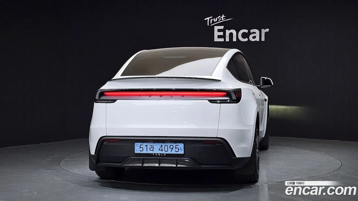 Tesla Model Y — фото 2