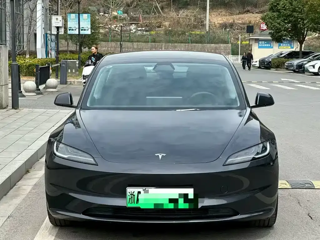 Tesla Model 3 — фото 6