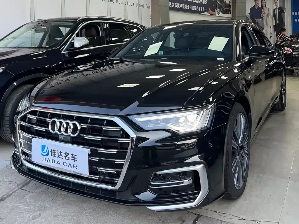 Audi A6L — фото 1