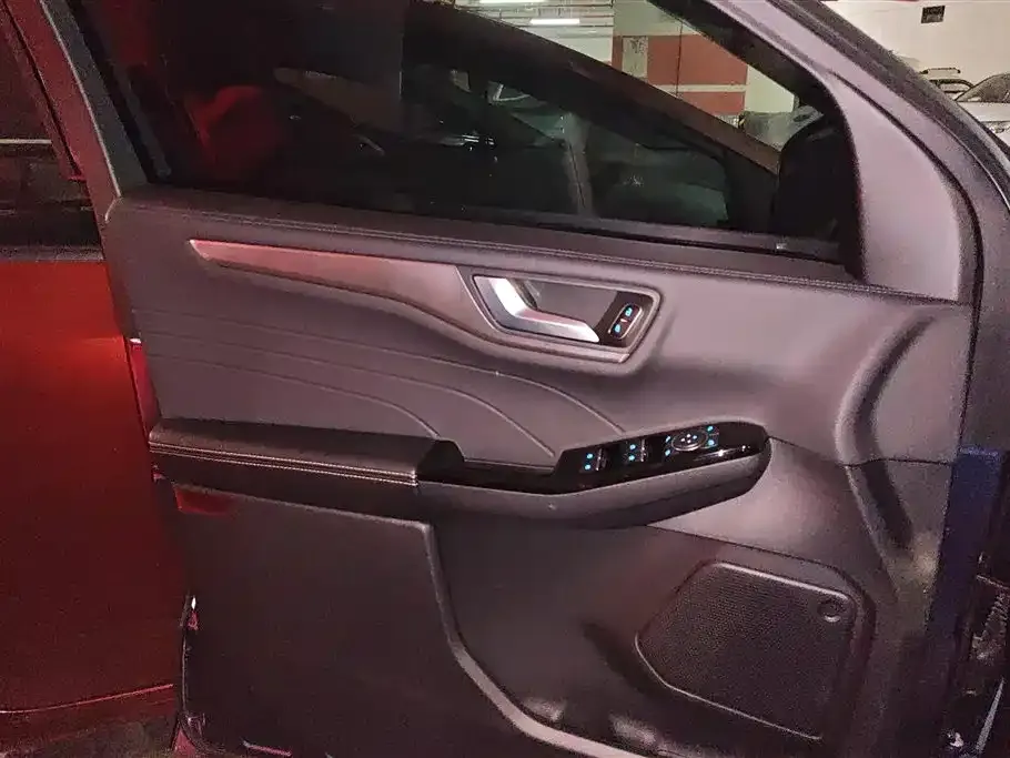 Ford Escape 2022 из CN, фото 4