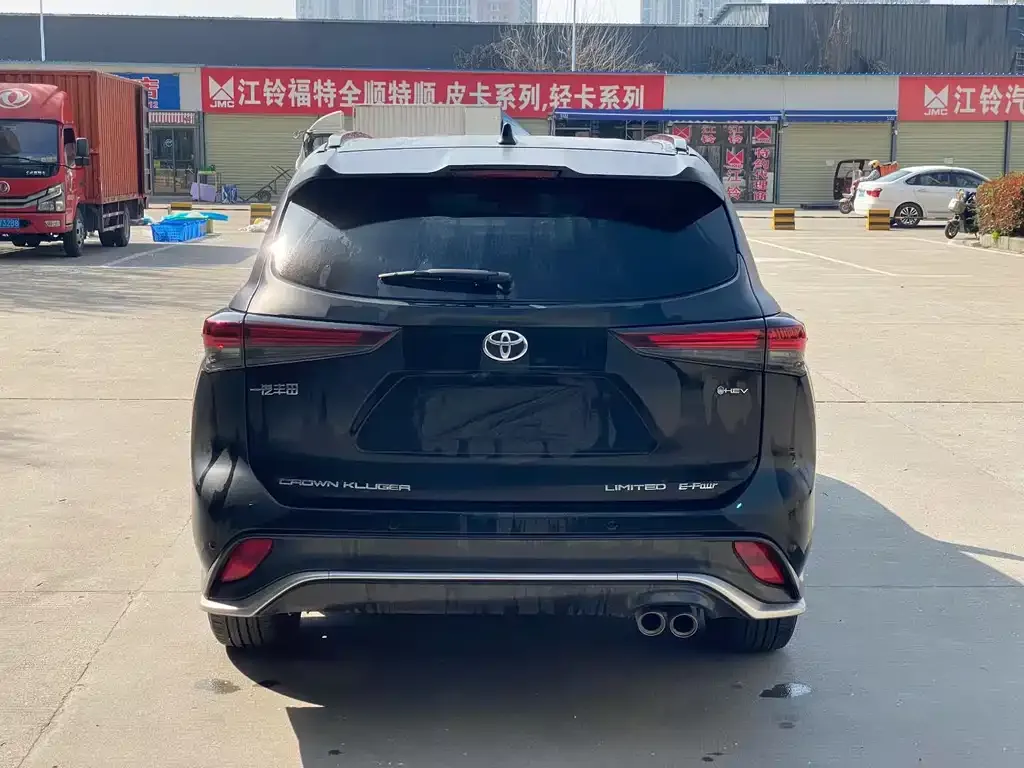 Toyota Crown Kluger 2024 из CN, фото 3