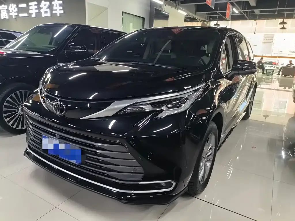 Toyota Sienna 2025 из CN, фото 1