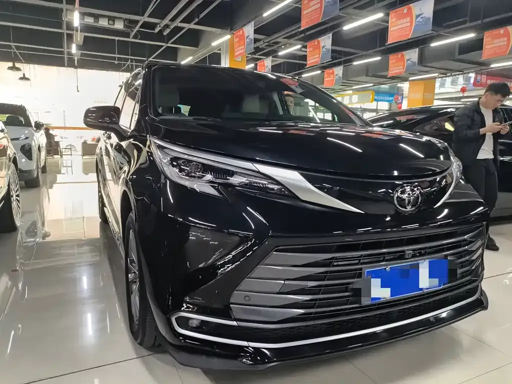 Toyota Sienna 2025 из CN, фото 4