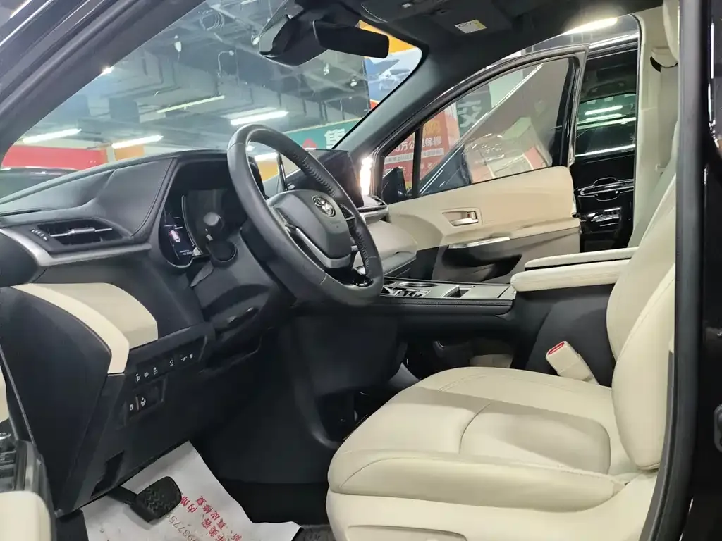 Toyota Sienna 2025 из CN, фото 8