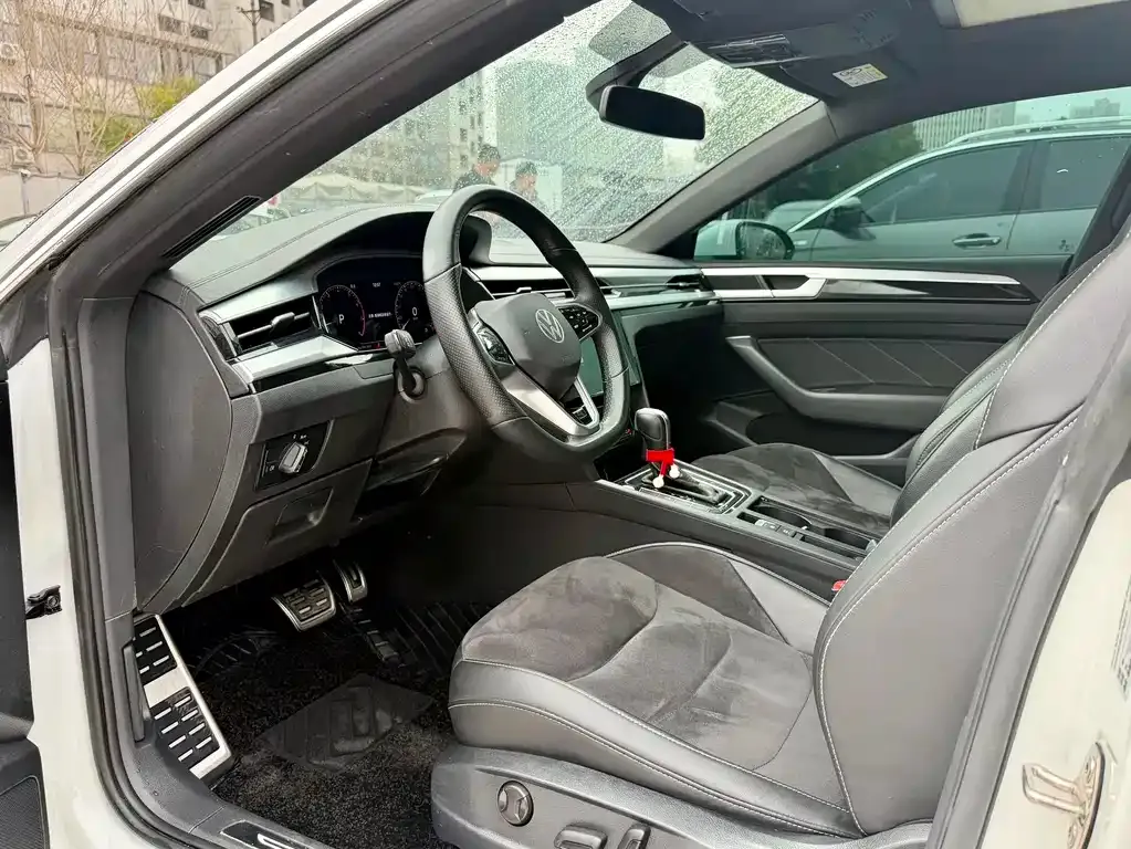Volkswagen CC 2024 из CN, фото 8