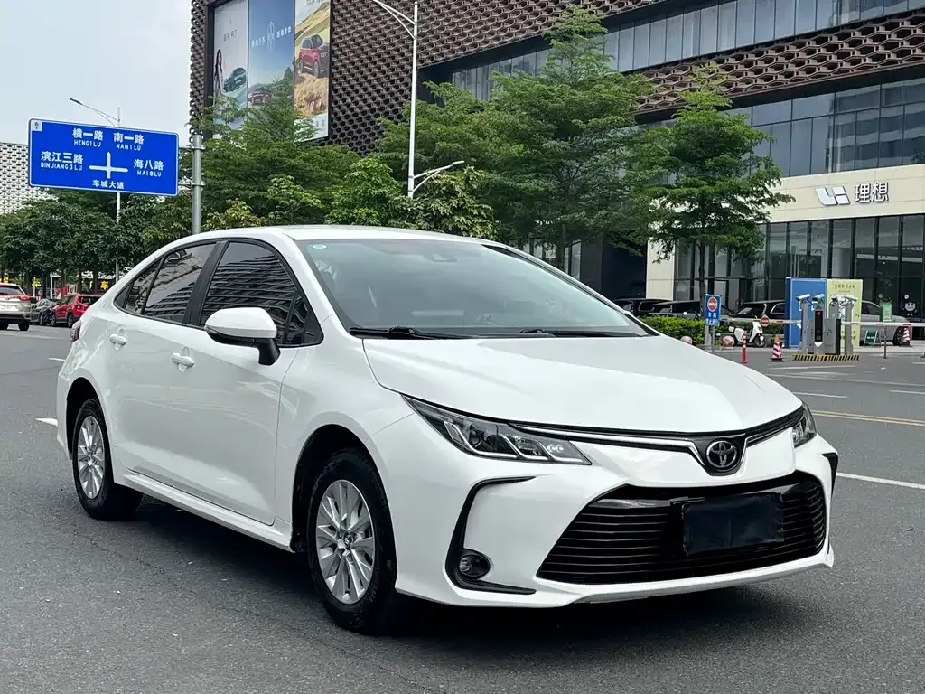 Toyota Corolla 2023 из CN, фото 7