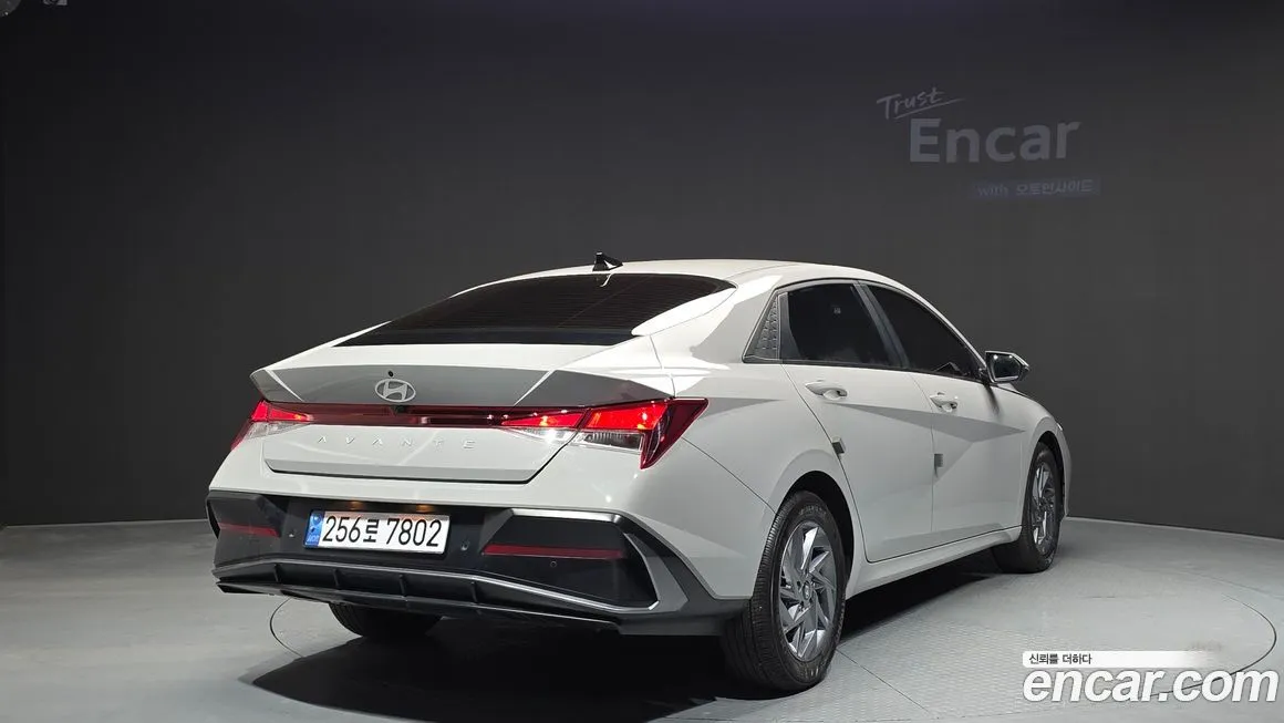 Hyundai AVANTE — фото 3