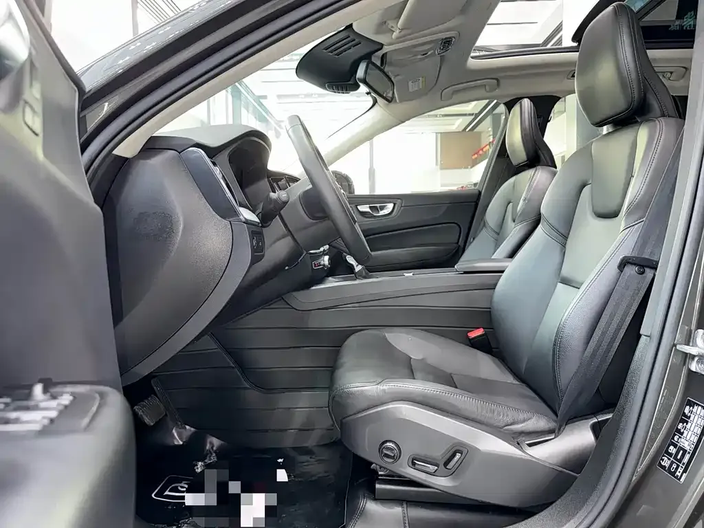 Volvo XC60 2021 из CN, фото 6