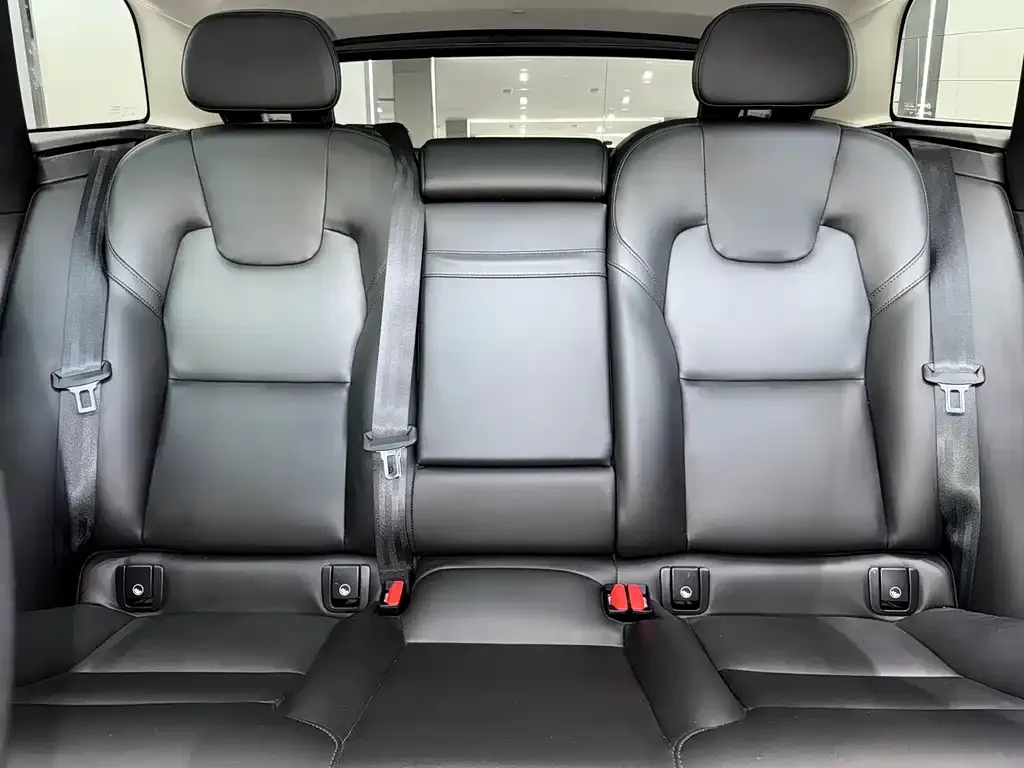 Volvo XC60 2021 из CN, фото 3