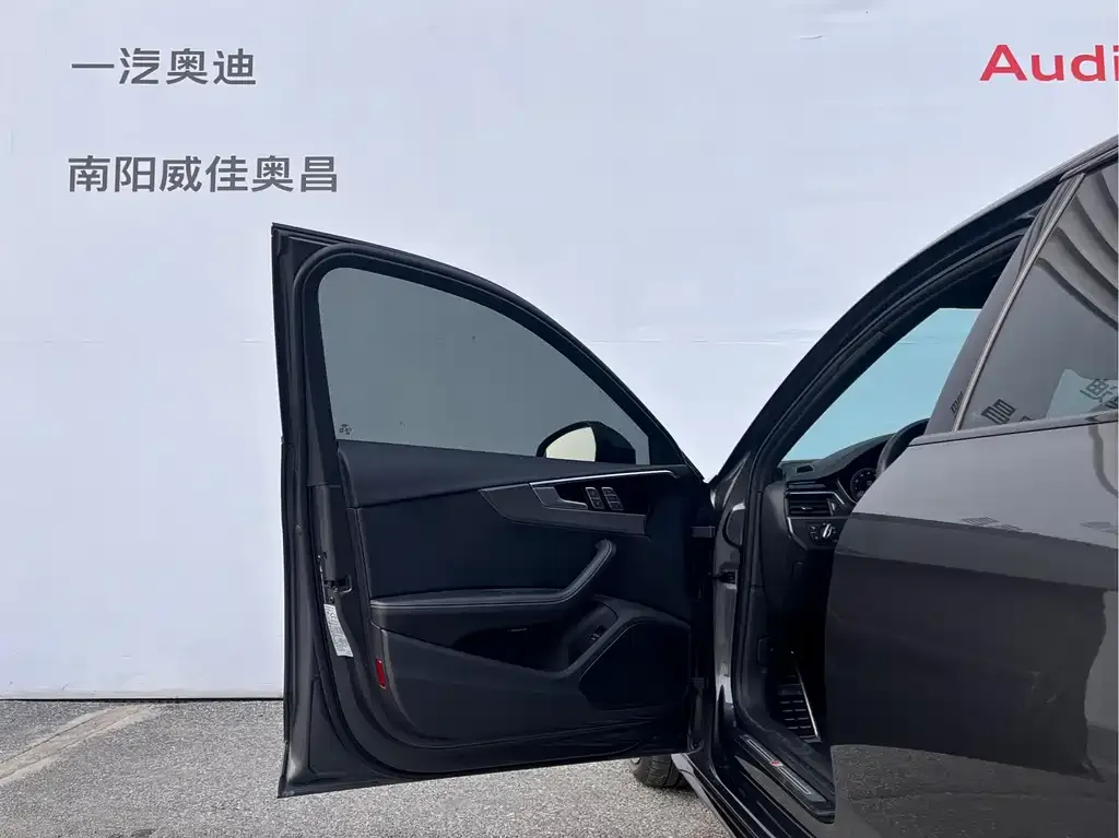 Audi A4L — фото 2