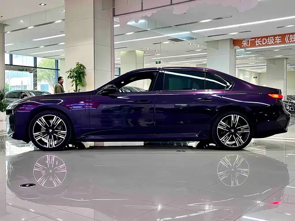 BMW i7 2023 из CN, фото 5