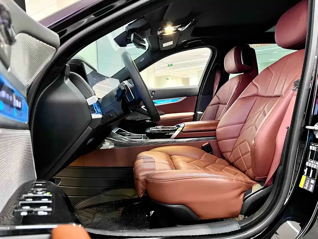 BMW i7 2023 из CN, фото 7