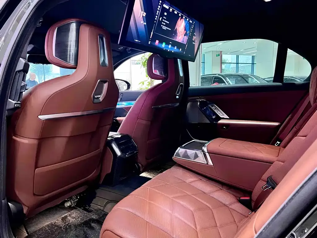 BMW i7 2023 из CN, фото 4