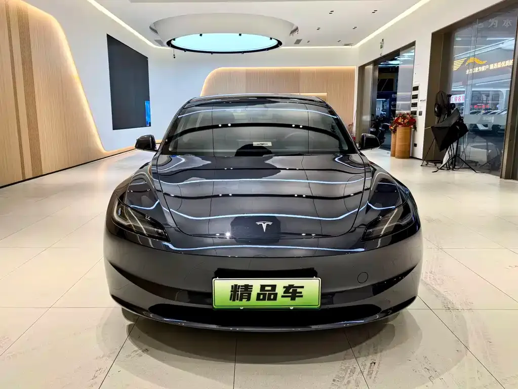 Tesla Model 3 — фото 5