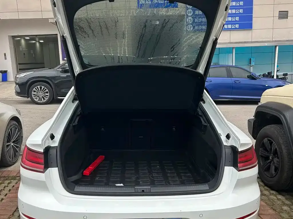 Volkswagen CC 2024 из CN, фото 6