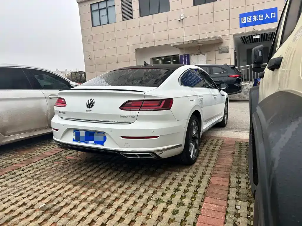 Volkswagen CC 2024 из CN, фото 3