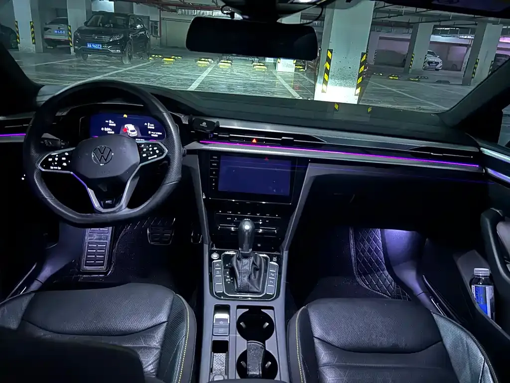 Volkswagen CC 2024 из CN, фото 4