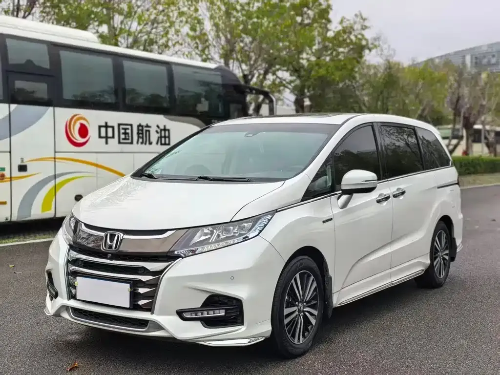 Honda Odyssey — фото 1