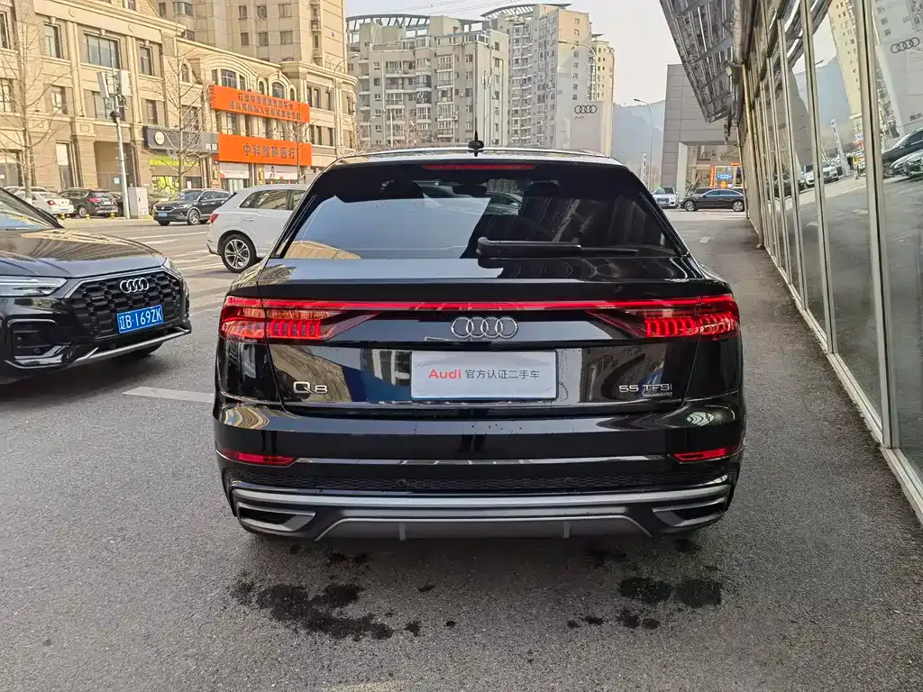 Audi Q8 — фото 8