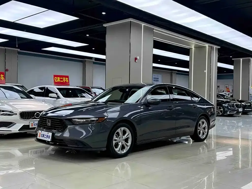 Honda Accord — фото 1