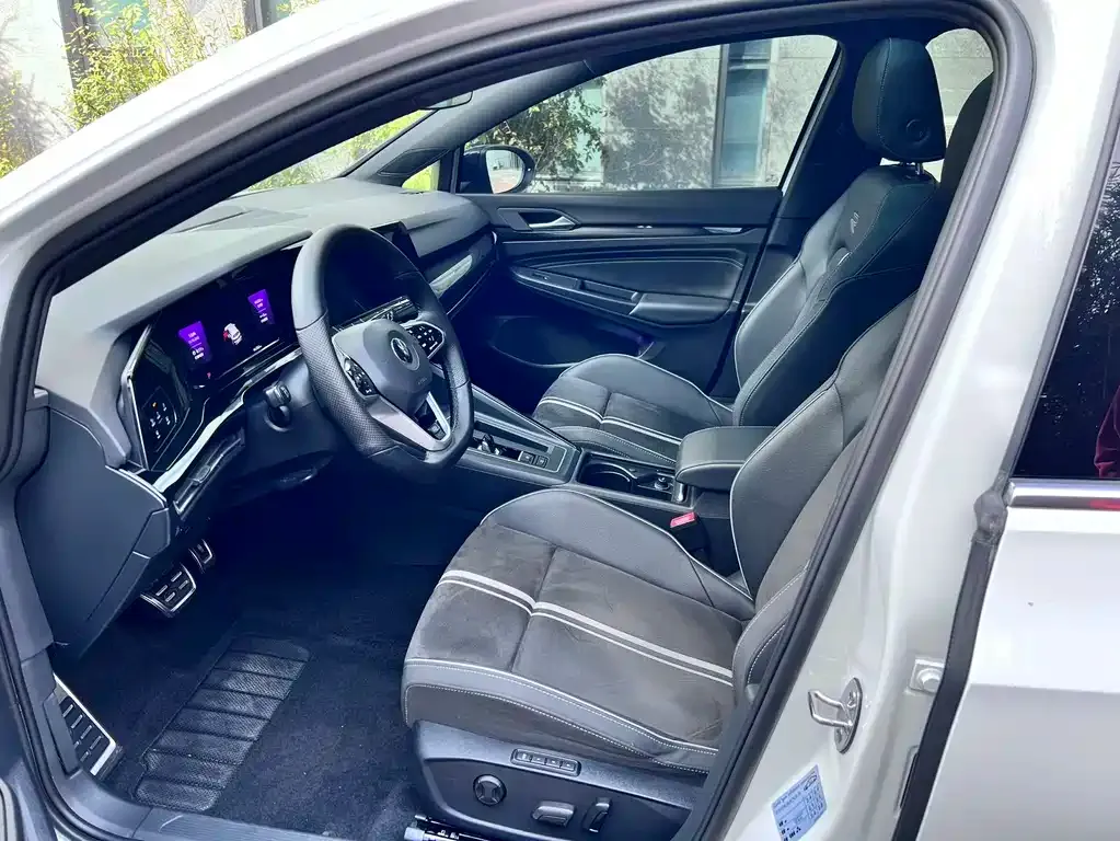 Volkswagen Golf 2022 из CN, фото 8