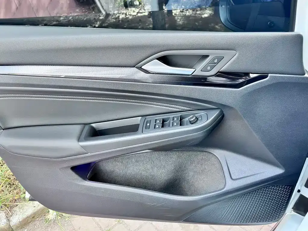 Volkswagen Golf 2022 из CN, фото 10