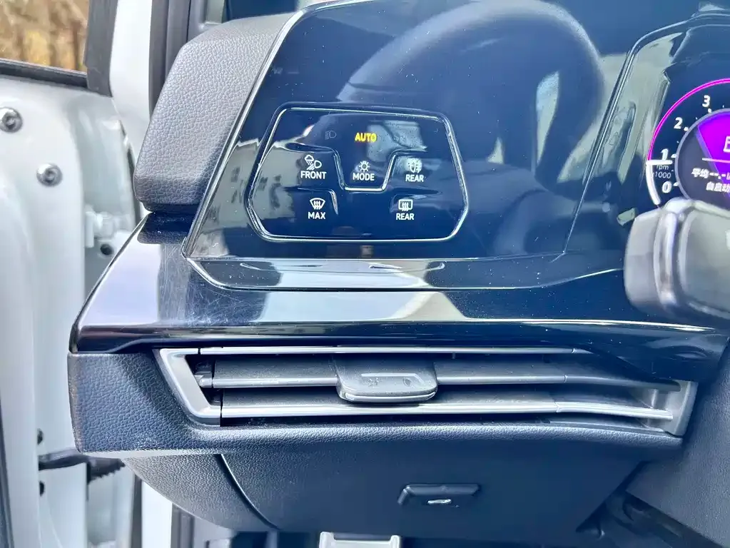 Volkswagen Golf 2022 из CN, фото 3