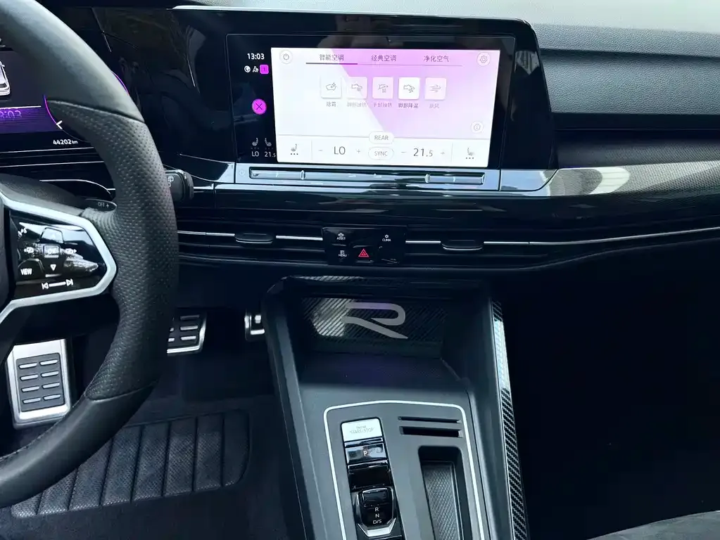Volkswagen Golf 2022 из CN, фото 2