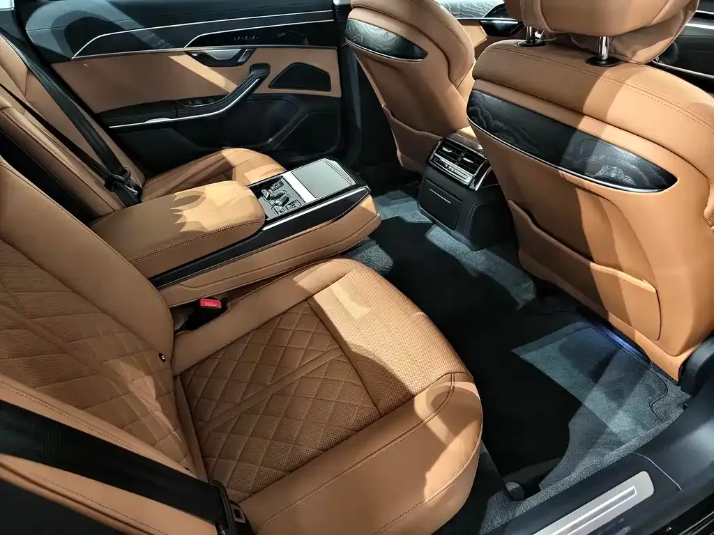 Audi A8 2024 из CN, фото 6