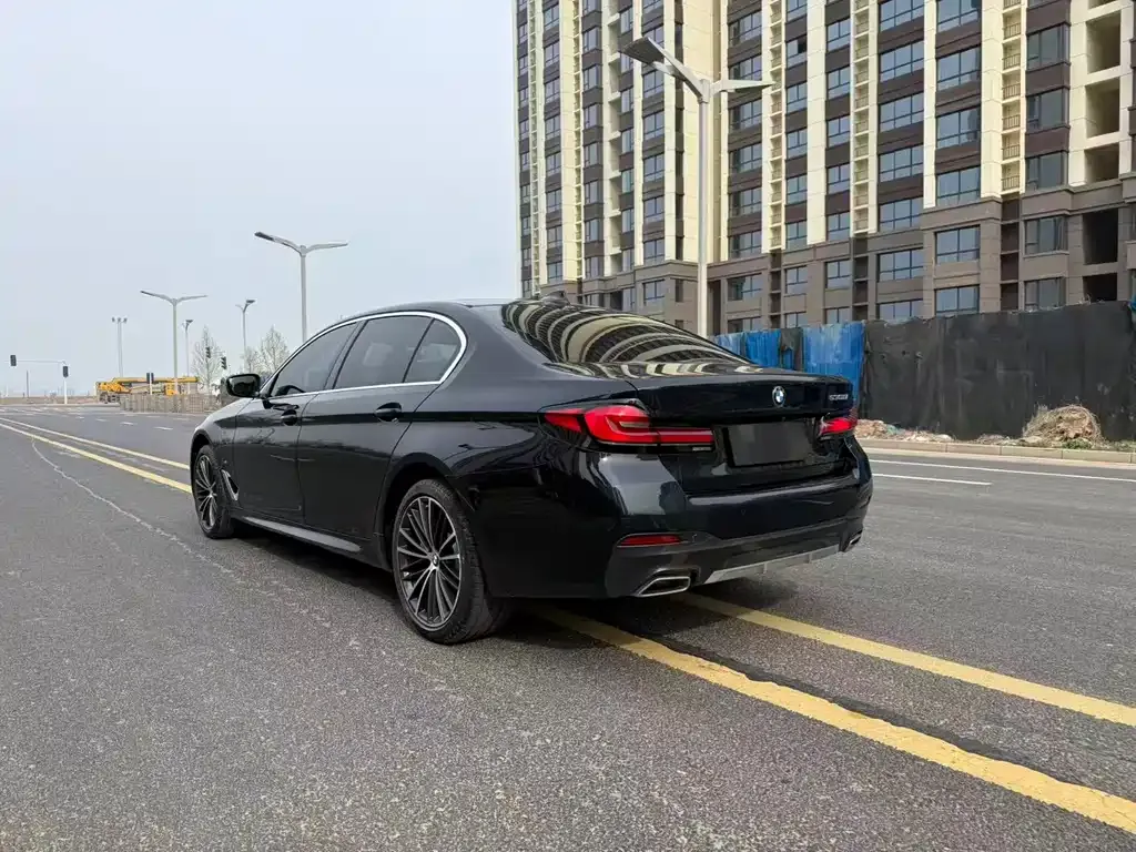 BMW 5 Series — фото 4