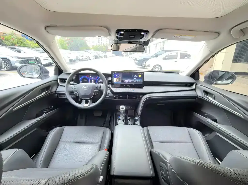 Toyota Camry 2024 из CN, фото 8