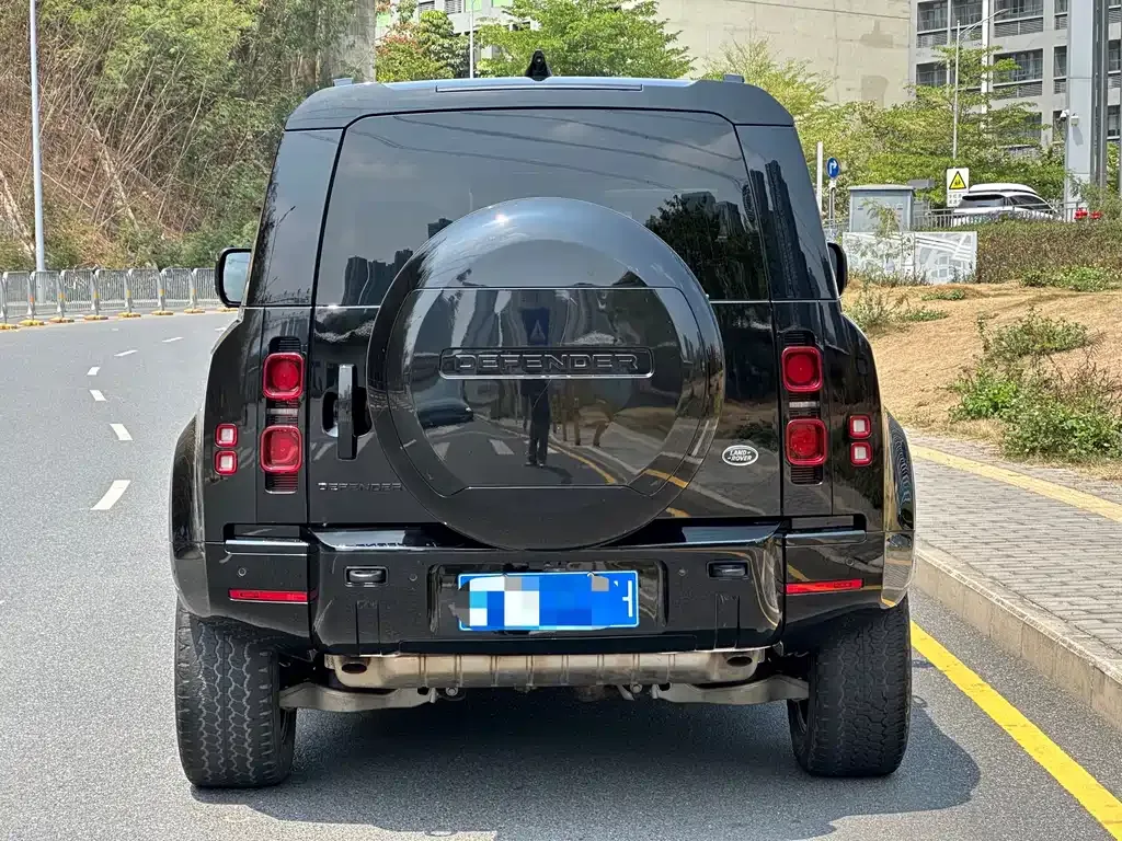 Land Rover Defender — фото 9