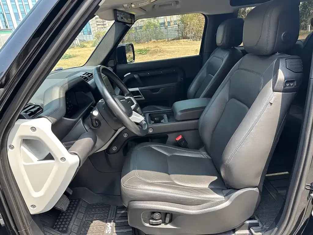 Land Rover Defender — фото 10