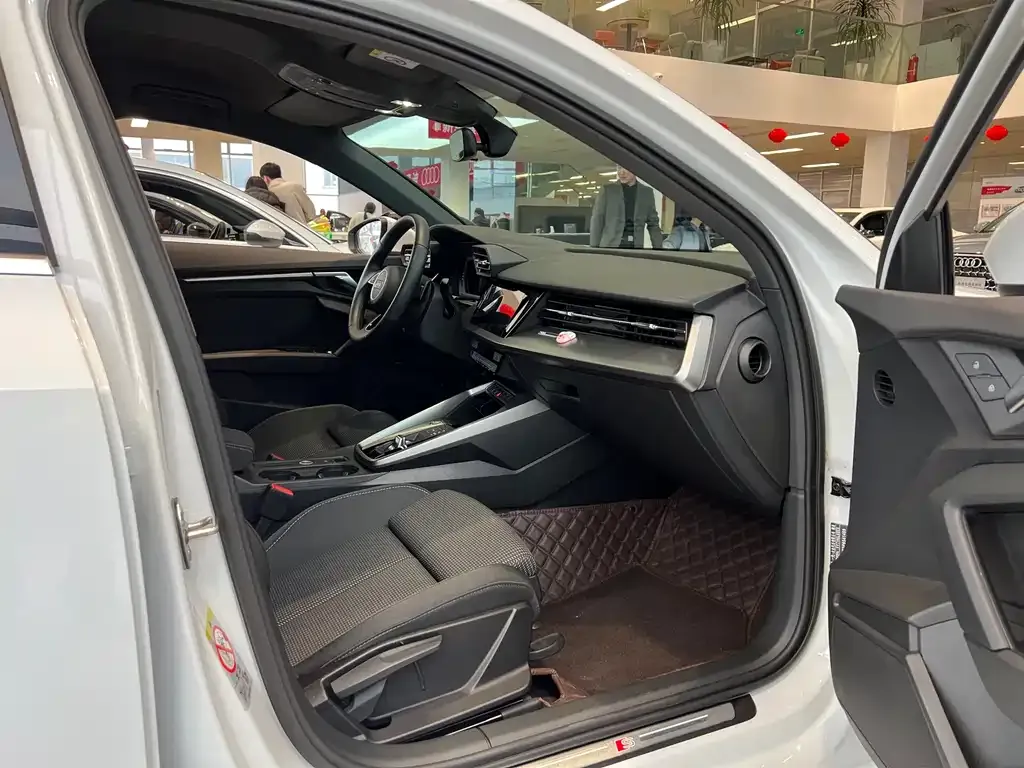 Audi A3 2023 из CN, фото 5