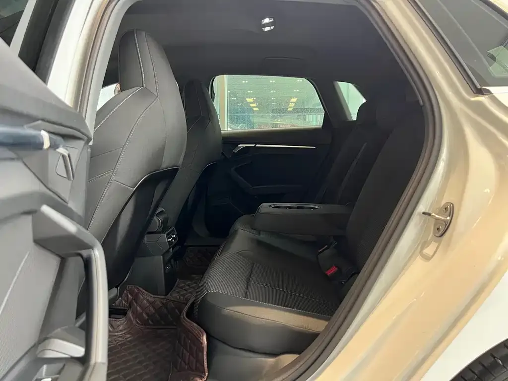 Audi A3 2023 из CN, фото 4