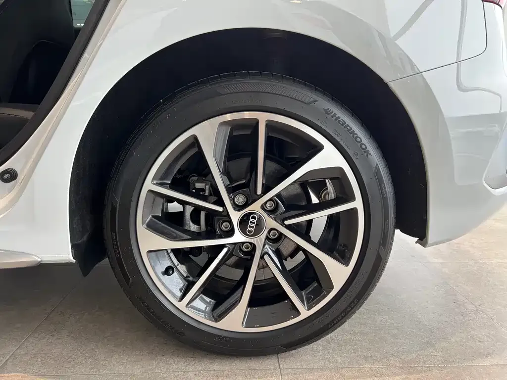 Audi A3 2023 из CN, фото 7