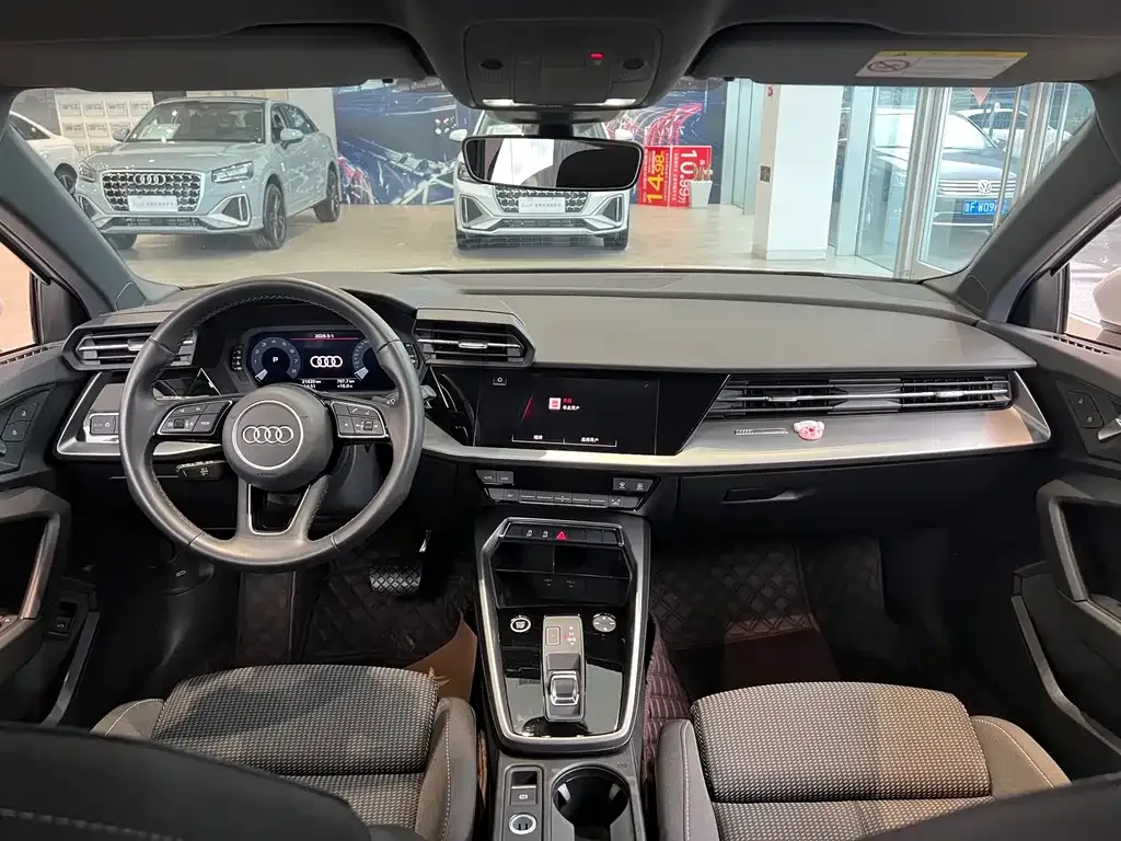 Audi A3 2023 из CN, фото 3