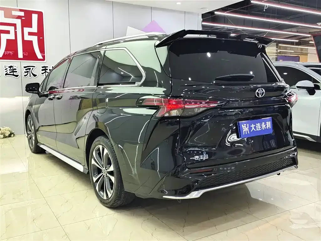Toyota Granvia 2024 из CN, фото 4