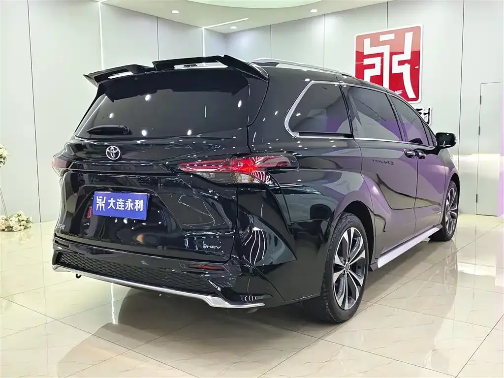 Toyota Granvia 2024 из CN, фото 3