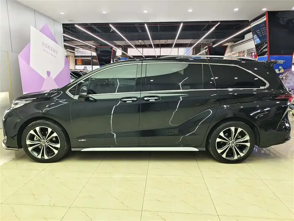 Toyota Granvia 2024 из CN, фото 6