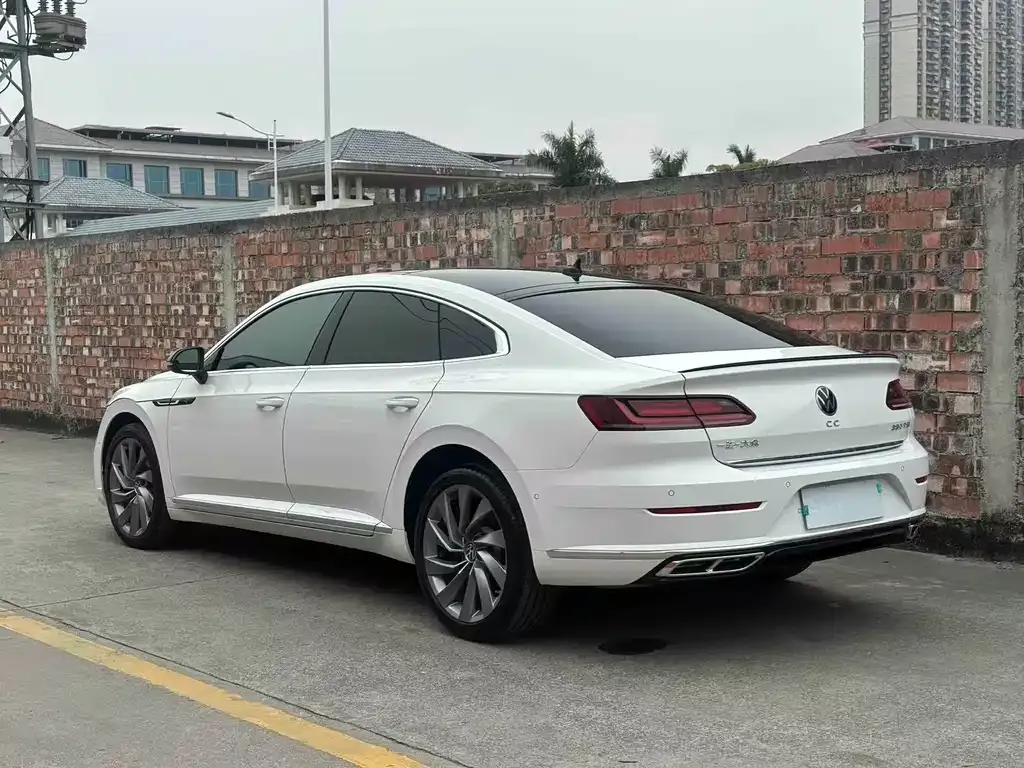 Volkswagen CC 2022 из CN, фото 4