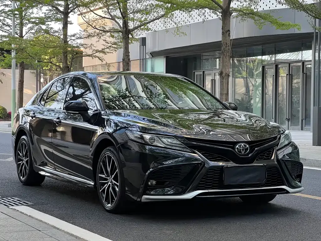 Toyota Camry 2023 из CN, фото 3