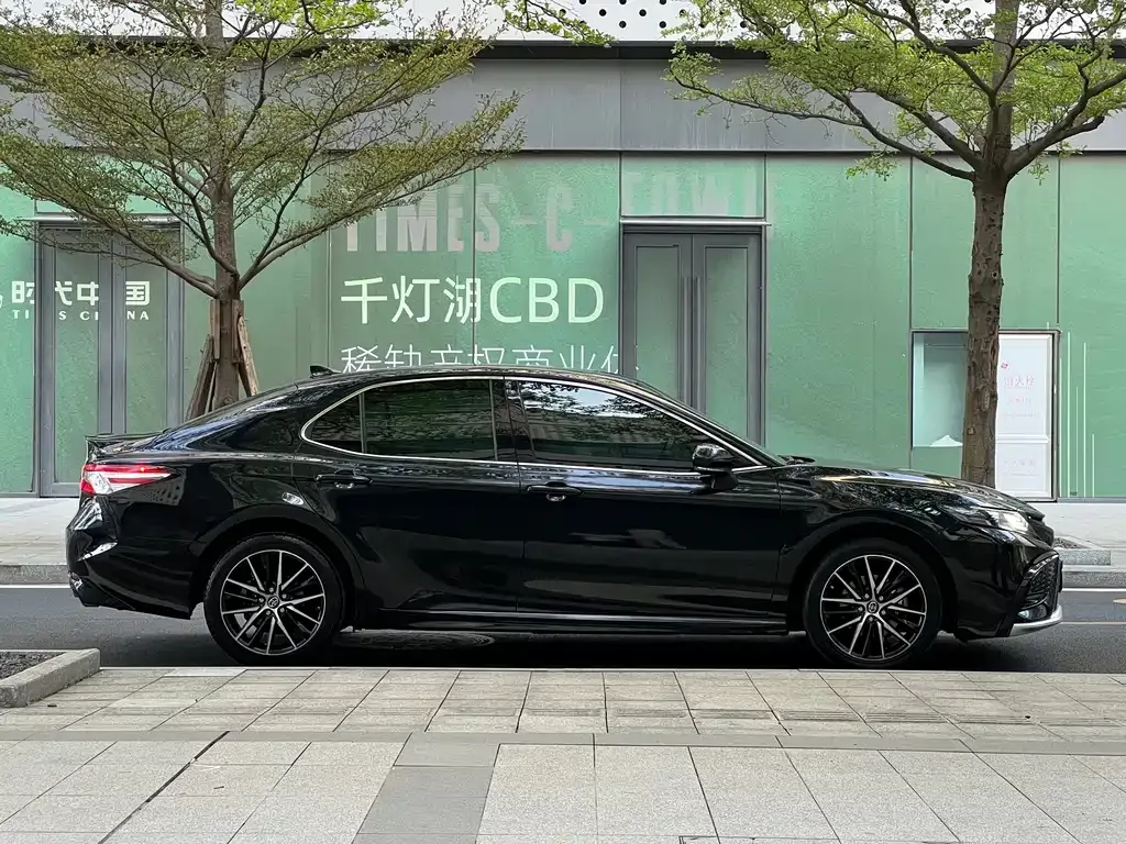 Toyota Camry 2023 из CN, фото 8