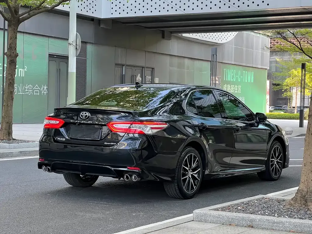 Toyota Camry 2023 из CN, фото 5