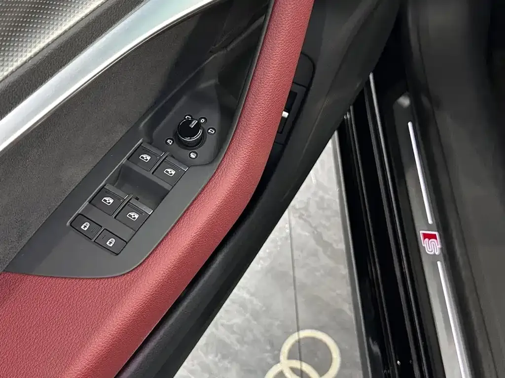 Audi A7L 2024 из CN, фото 2