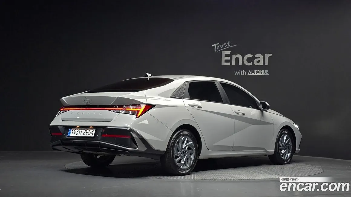 Hyundai AVANTE — фото 3