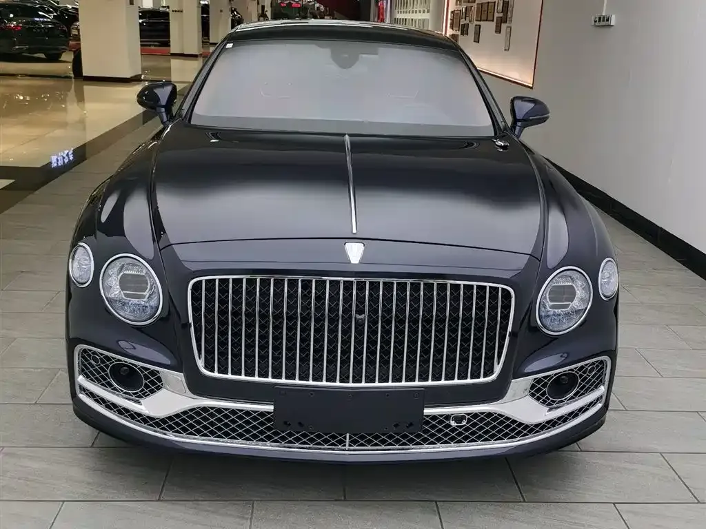 Bentley Flying Spur 2024 из CN, фото 9