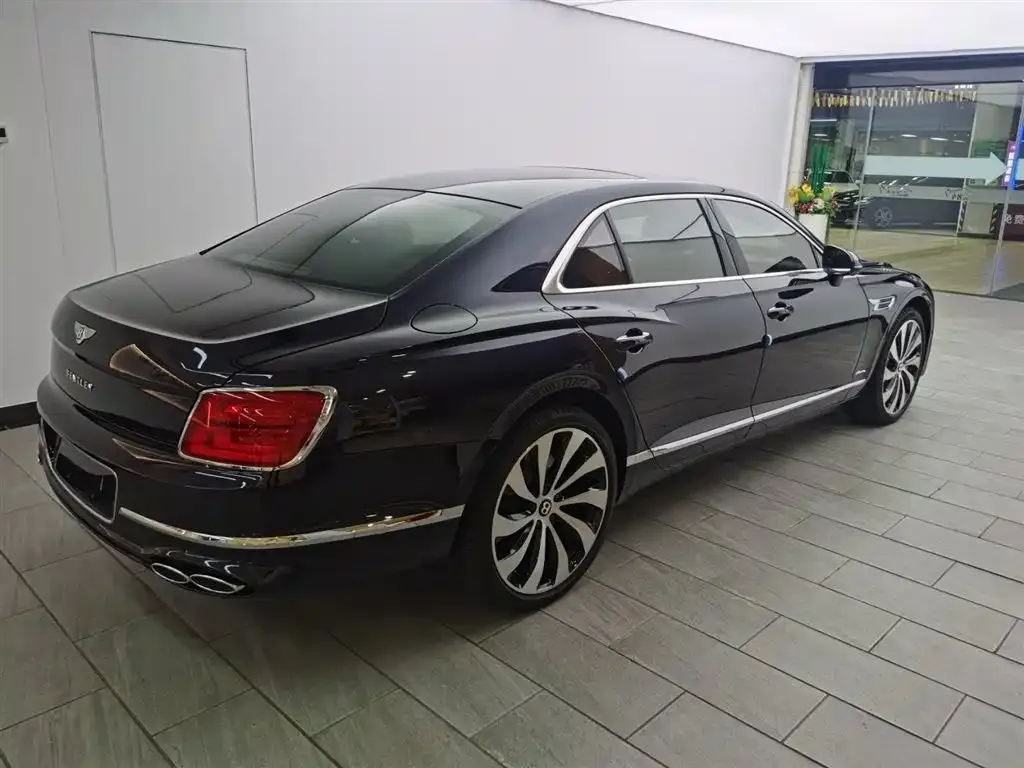 Bentley Flying Spur 2024 из CN, фото 7